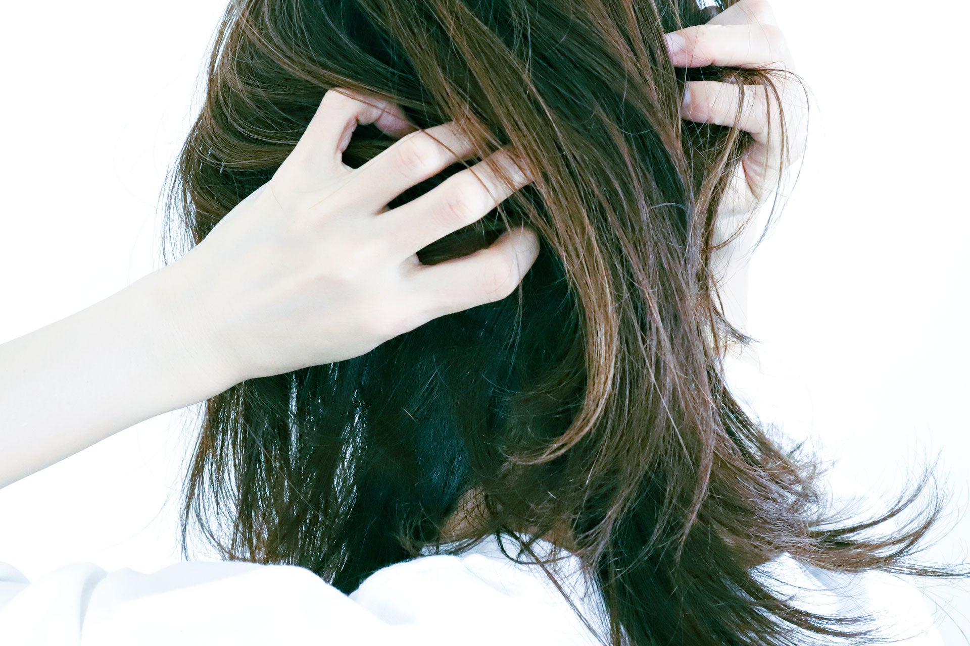 激しい寒暖差は、髪にも影響が! どんな対策をすればいいの?