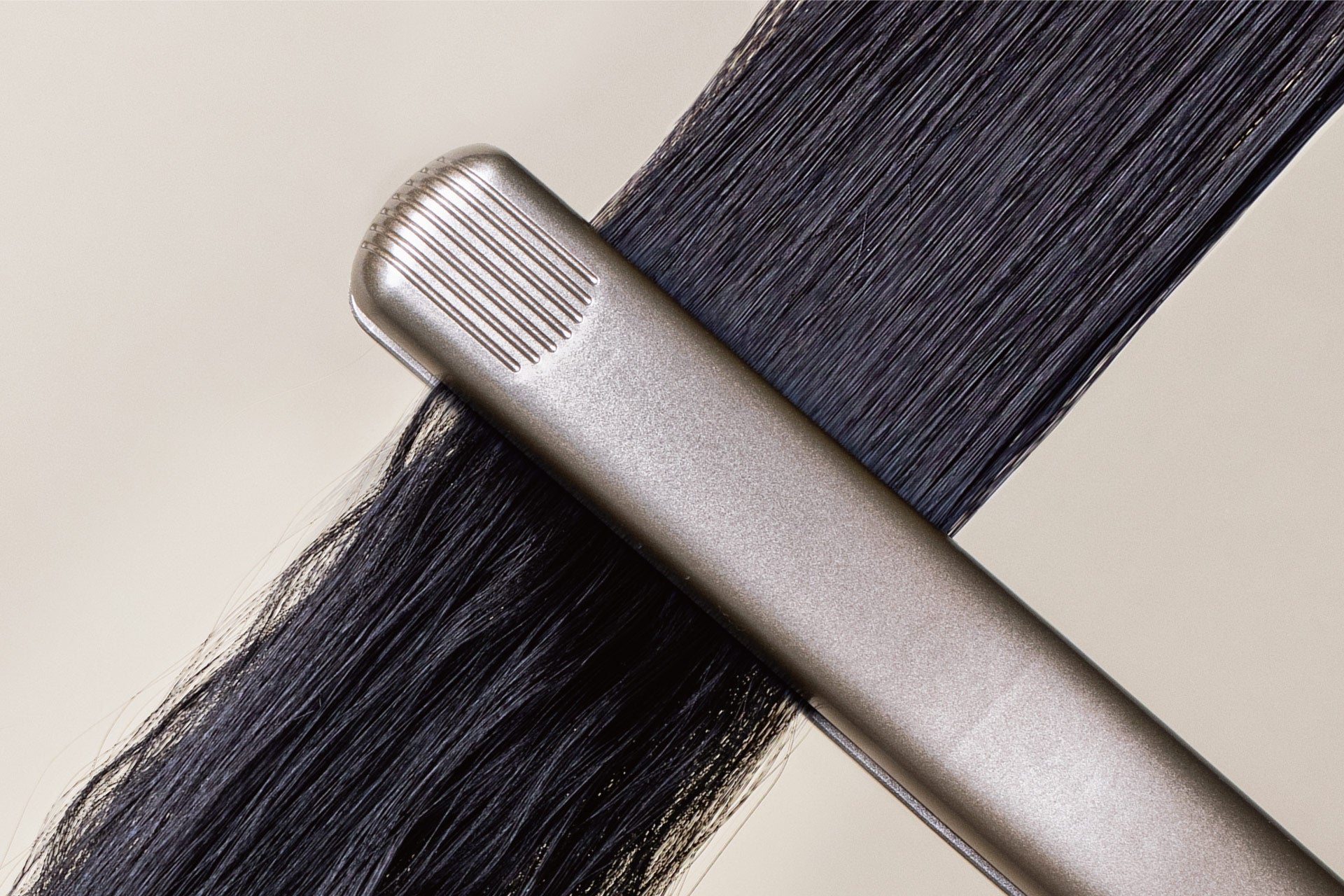 ヘアーセラムで「100℃以下」のヘアアイロンを推奨する理由とは?
